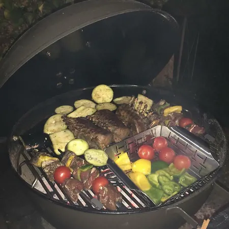 בית נופש Carli's Base Camp